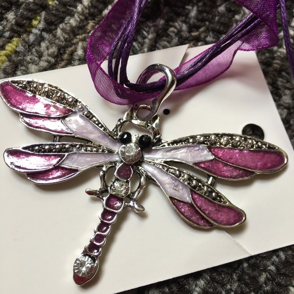 Jewelry - Dragonfly Pendant Necklace